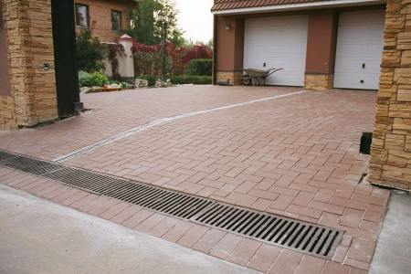 2012. Nikolina Mountain