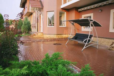 2012. Nikolina Mountain